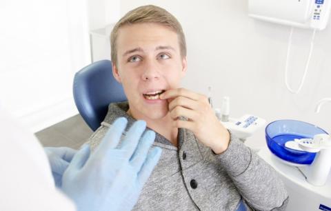 歯医者での治療中の吐き気